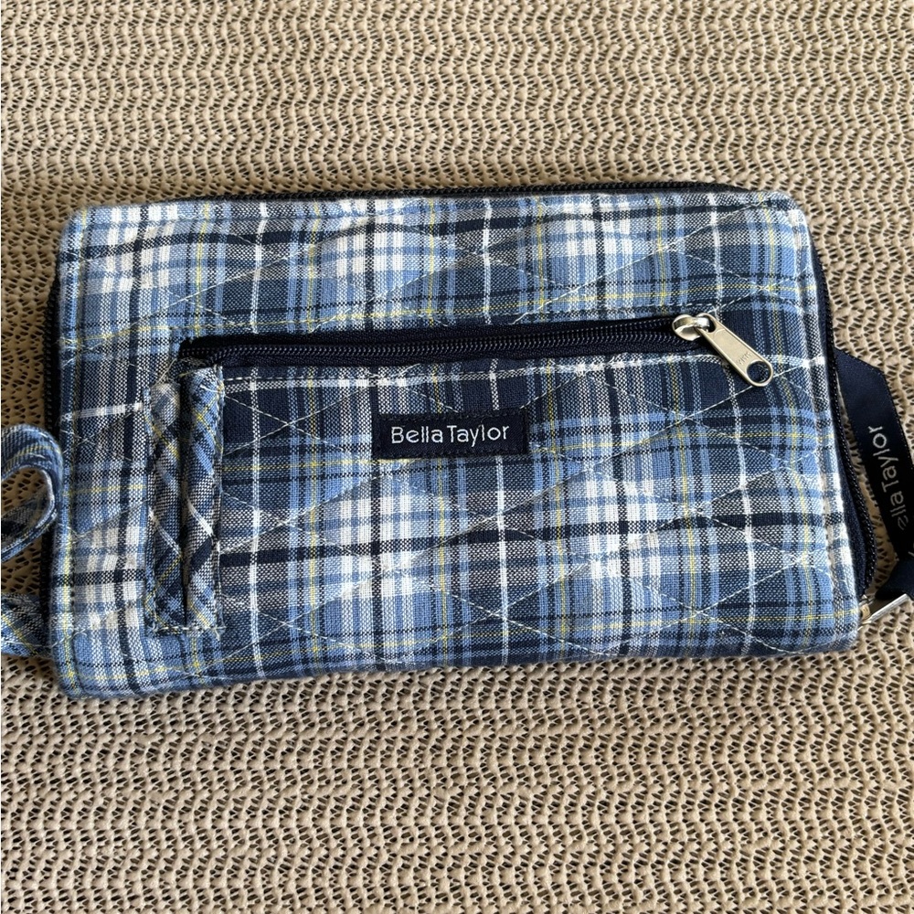 NWOT Bella Taylor Blue Plaid Wristlet Clutch